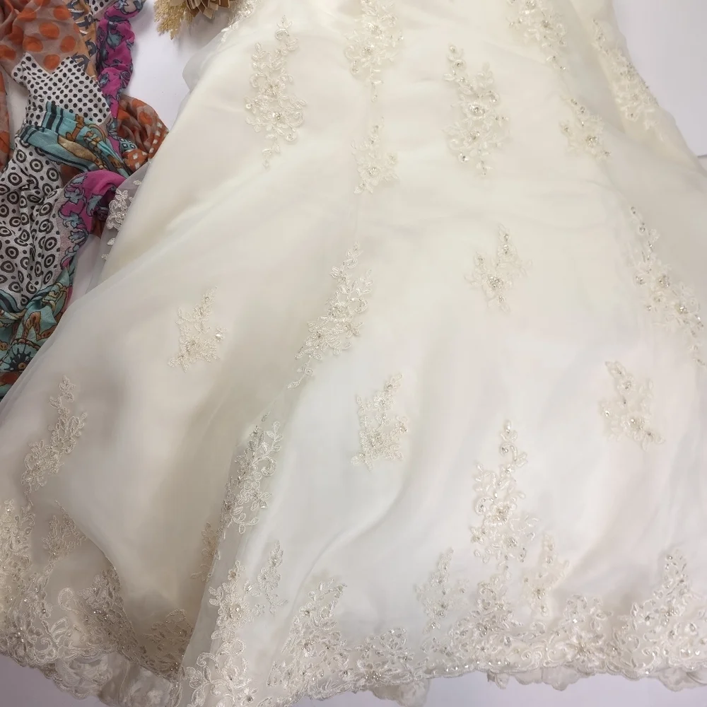 Elegant Cream Strapless Wedding Dress Sz 6 - Picture 7 of 13